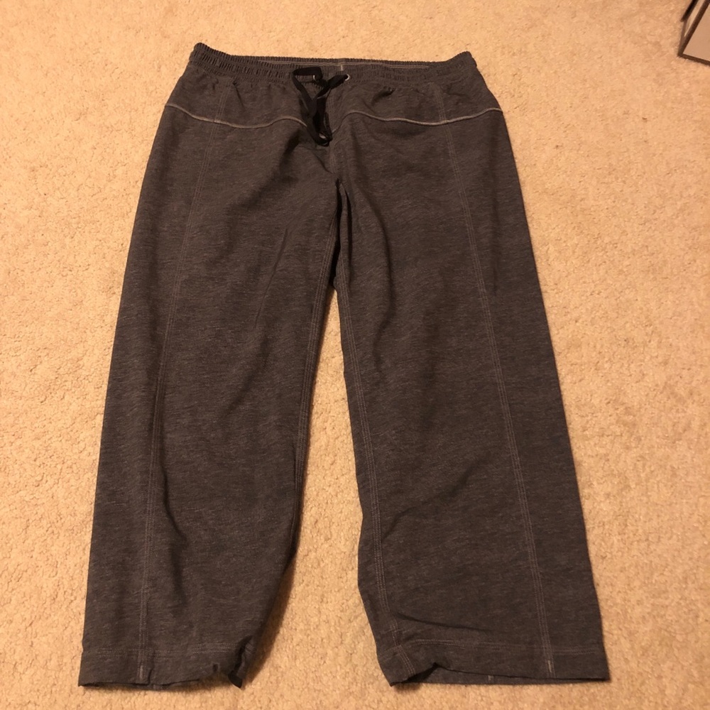 Loose Lululemon crop pants